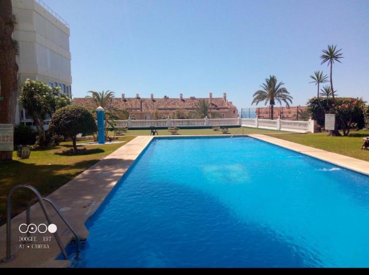 Los Cisnes Beach Studio 100M Playa Apartment Benalmadena Luaran gambar